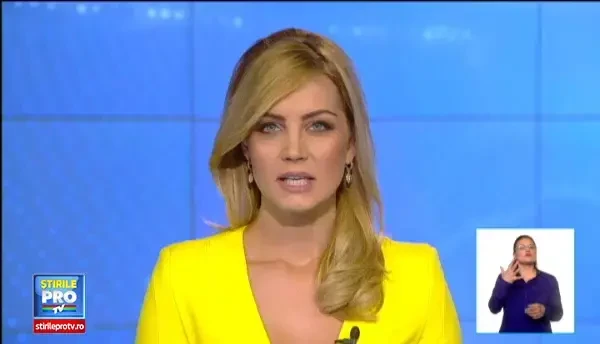 Cele doua surori din Olt, ucise cu cruzime de tatal lor, au fost conduse pe ultimul drum imbracate in costume populare