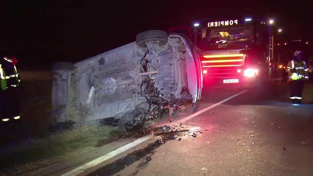 Un politist din Mioveni a izbit 6 masini, dupa care a fugit de la locul accidentului: "Am auzit o bubuitura puternica"