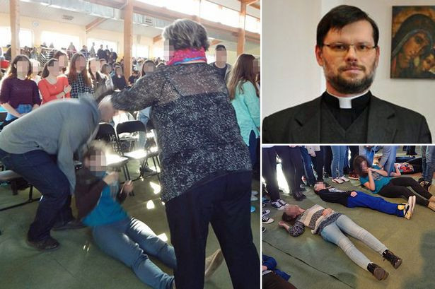 Ritual desprins parca din secolul trecut. Exorcism in masa la o tabara scolara din Polonia. Preotul voia sa "alunge diavolul"