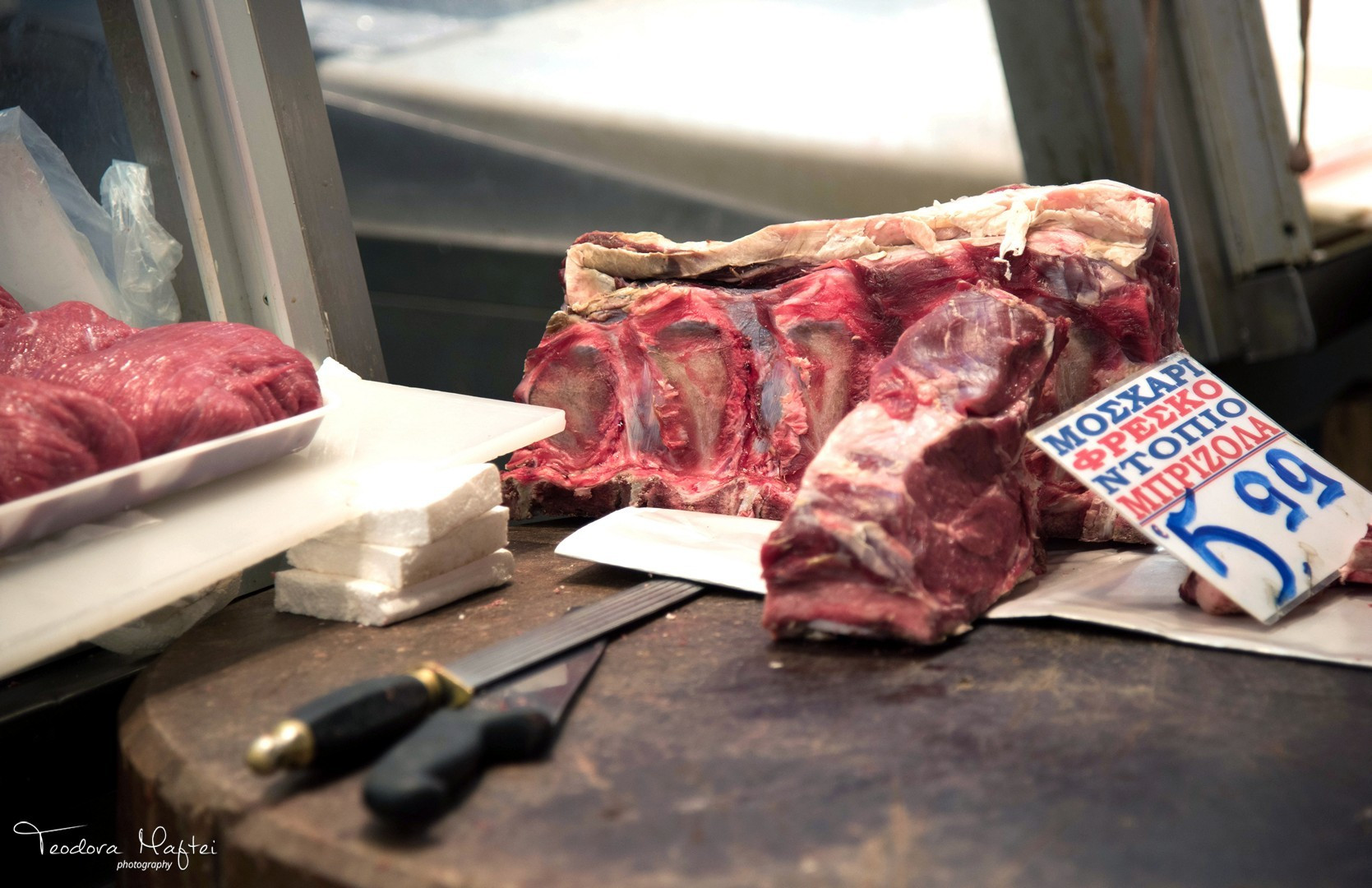 Grecii inca nu au parte de un Paste fericit: "Avem multi someri care vin si te roaga sa le dai o bucata de carne. Plang!"