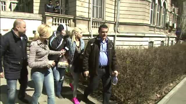 Mamele abordate in parc si convinse ca pot castiga 3.000 de lei pe luna. Li se cerea sa faca un singur lucru: sa MINTA