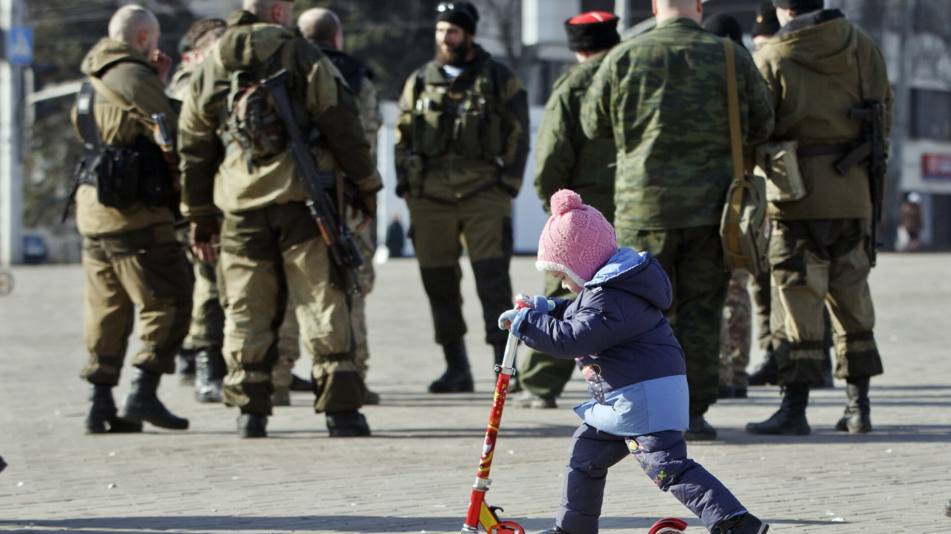 Ororile razboiului. Cel putin 42 de COPII au fost ucisi din cauza exploziilor unor mine de teren, care semanau cu jucarii