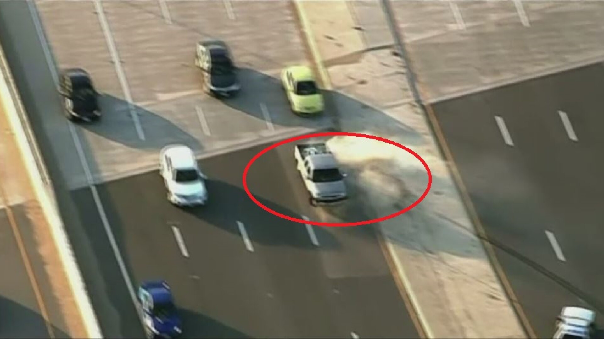 Urmarire demna de filmele de actiune pe o autostrada din SUA. Politistii refuza sa anunte identitatea suspectului