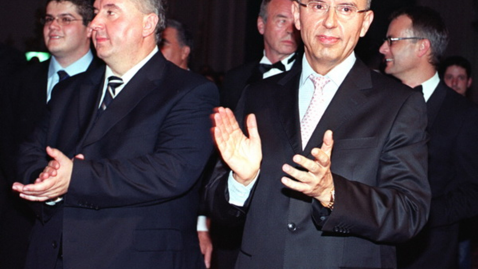 FT: Cazul fratilor Micula ar putea influenta negocierile comerciale intre UE si SUA. Ponta: Suntem intre ciocan si nicovala