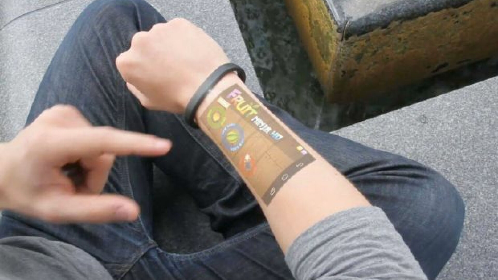 Ceasurile inteligente, bratarile si alte gadgeturi care pot fi purtate vor inregistra o crestere spectaculoasa in acest an