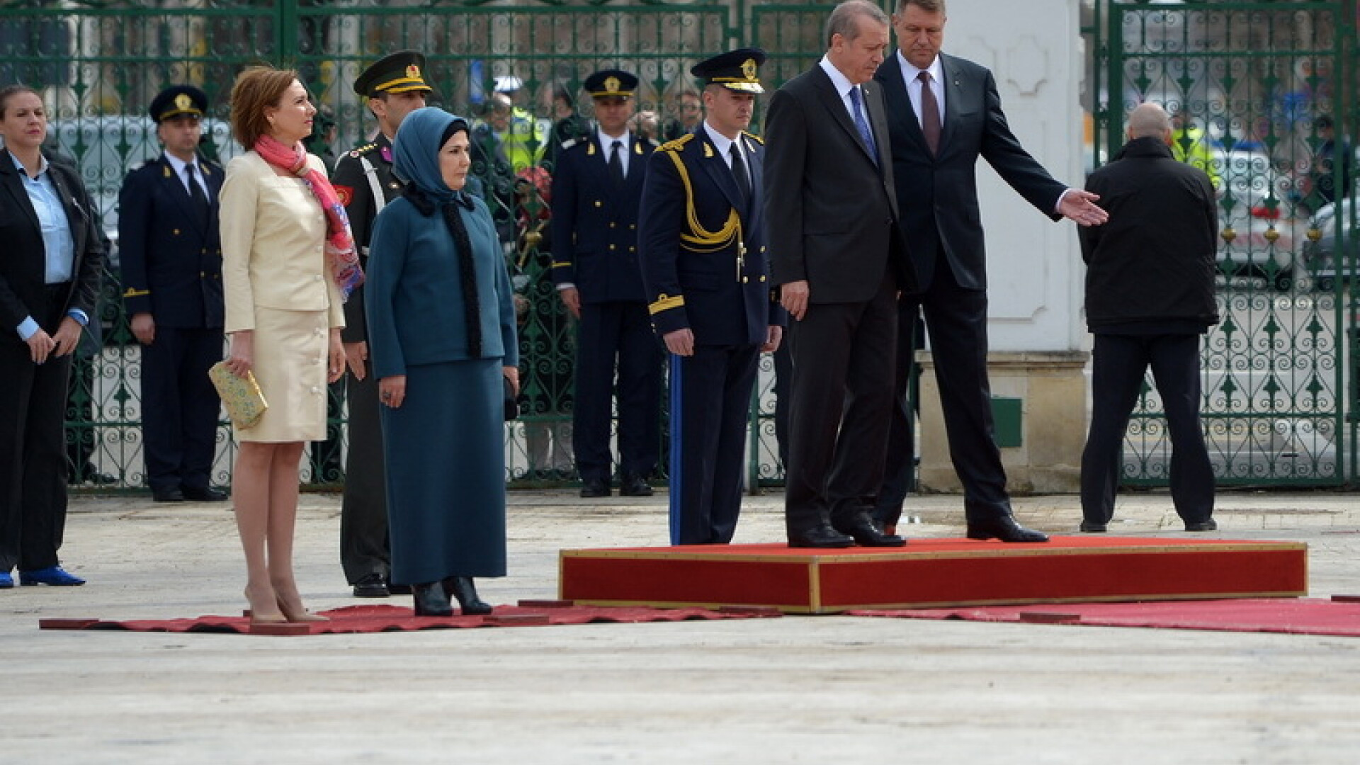 Imagini de la intalnirea lui Klaus Iohannis cu presedintele turc Recep Tayyip Erdogan. GALERIE FOTO