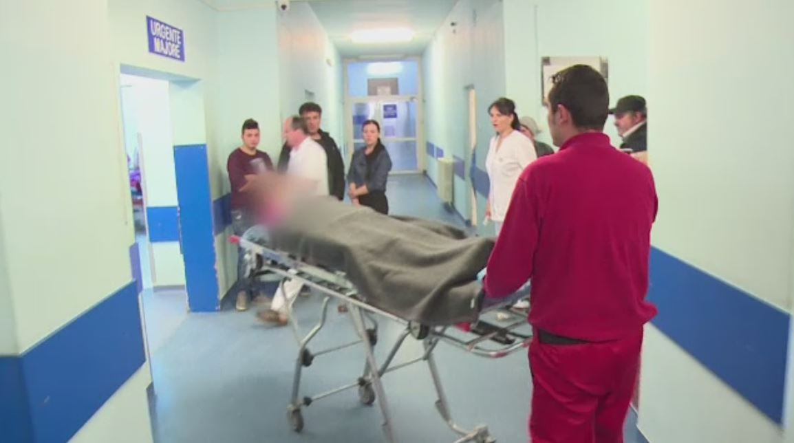 A incercat sa se sinucida, dupa ce sotul ei a bagat divort. Femeia a fost salvata de iubita fiului ei