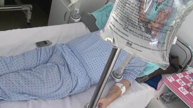 Lasata singura langa fiul bolnav, cu un pumn de pastile, intr-o seara de vineri. Inceputul unui cosmar la spitalul din Codlea