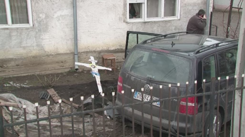 Era sa isi omoare toata familia in drum spre casa, de la o inmormantare. O cruce a fost cea care i-a salvat pe toti