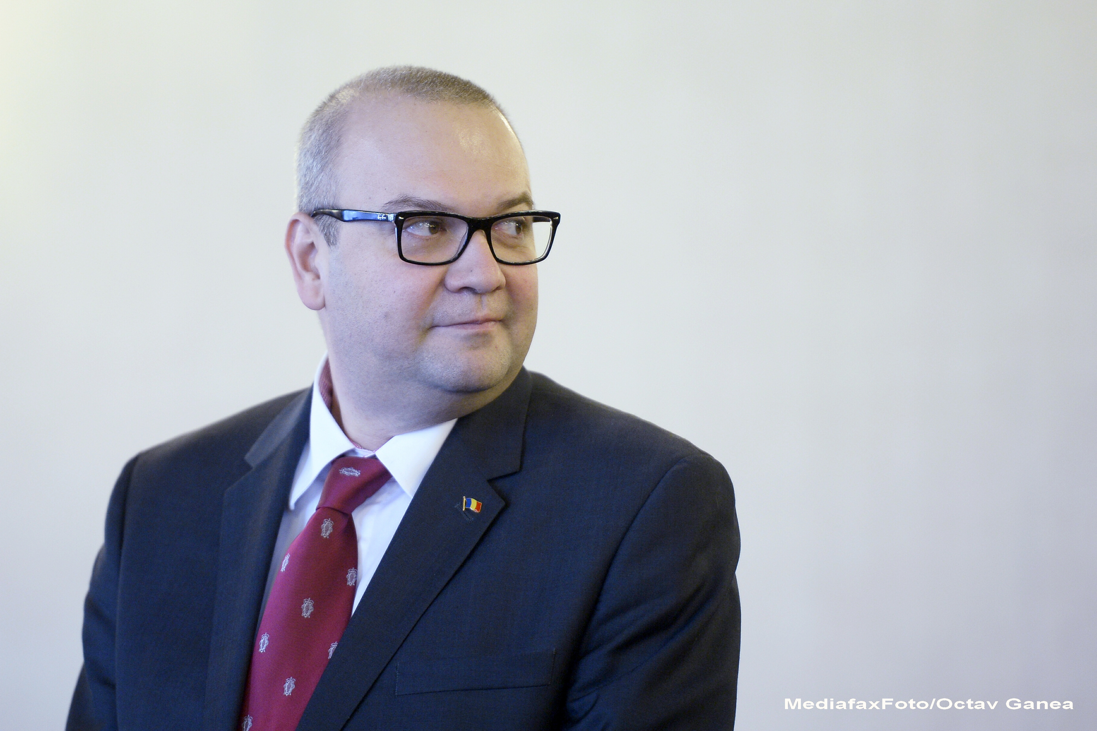 George Scutaru, fost consilier al lui Iohannis, sub control judiciar si urmarit penal pentru luare de mita si spalare de bani