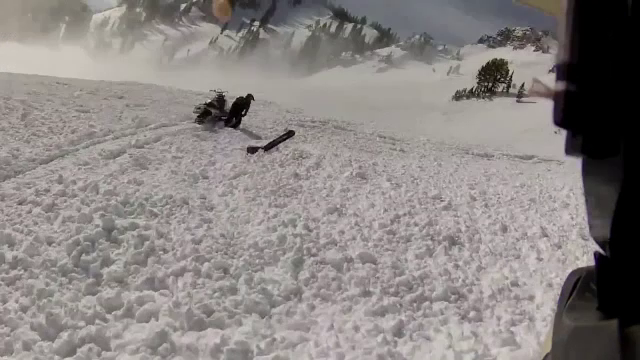 Avalansa in Muntii Rodnei. Doi alpinisti sunt prinsi in nameti