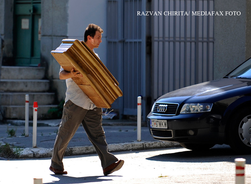 sicriu de copil incendiul de la Maternitatea Giulesti 2010