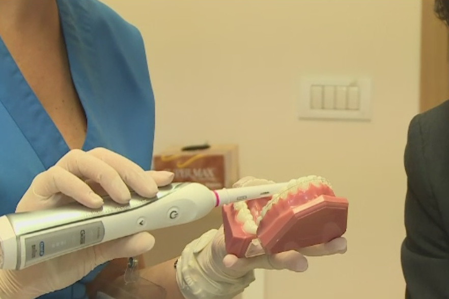 Importanta unei igiene perfecte a cavitatii orale. Cum puteti avea dinti albi si sanatosi fara efort