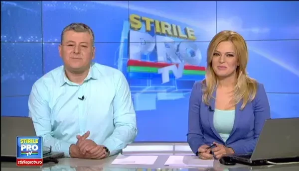 Imagini incredibile filmate in Shanghai. Doi barbati care curatau geamuri, la un pas de moarte