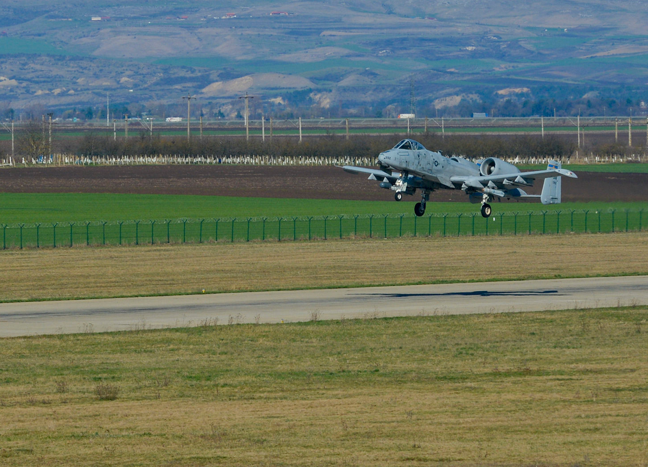 Baza aeriana de la Campia Turzii va intra intr-un proces de modernizare