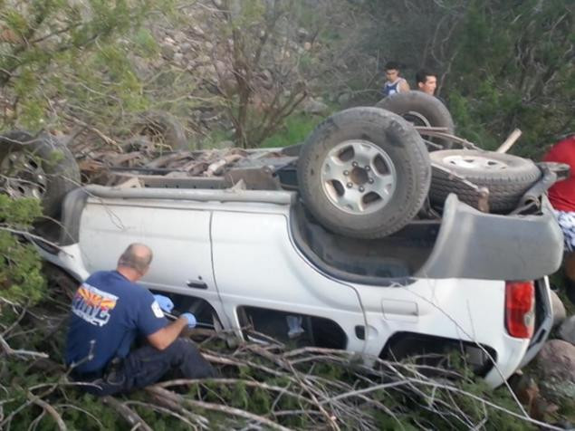 O masina s-a prabusit intr-o prapastie adanca de 30 de metri. Ce s-a intamplat cu cele trei adolescente aflate in interior