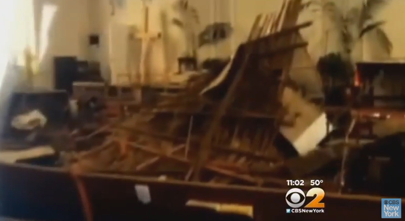 Acoperisul unei biserici s-a prabusit chiar in timpul slujbei de Paste, intr-un oras din SUA. 14 persoane au fost ranite