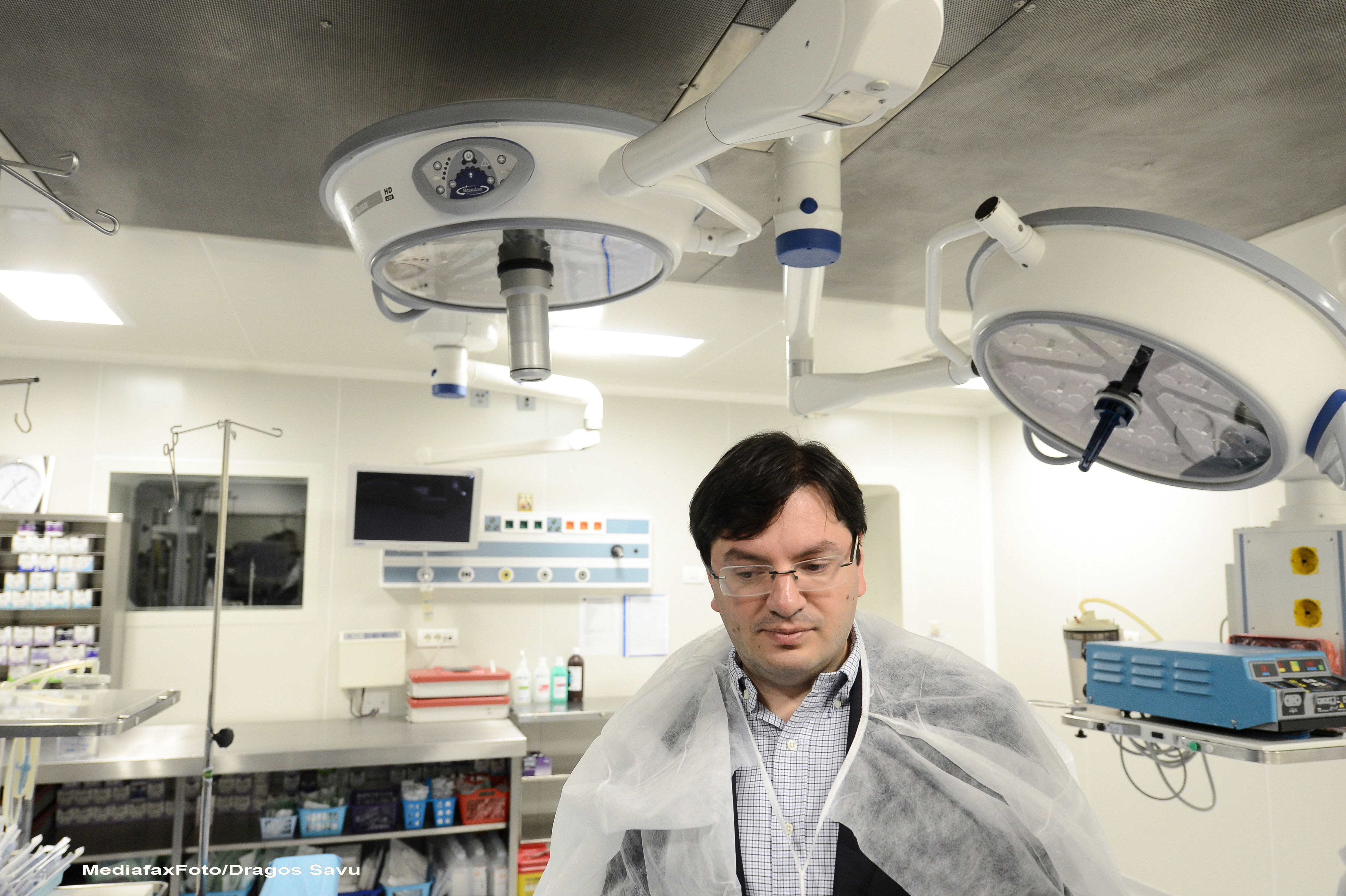 Romanii ii raspund lui Banicioiu, care vrea sa-i amendeze daca nu merg la medicul de familie. "De ce sa ma simt umilit?"