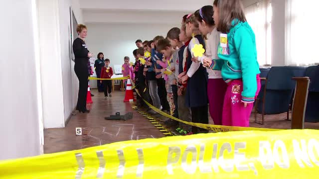 Scoala Altfel: saptamana in care elevii devin profesori sau invata ce-nseamna sa fii politist sau medic