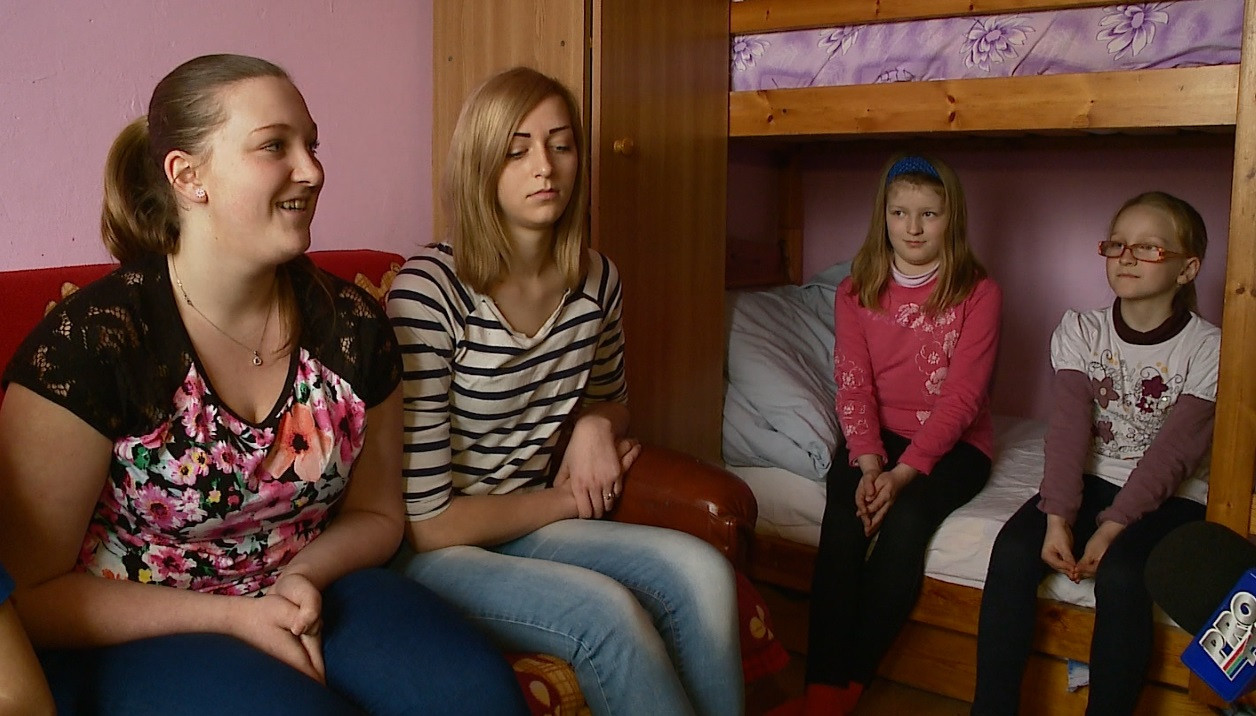 Incercati de soarta. O mama singura cu sase copii din Cluj duce pe umeri o povara greu de suportat