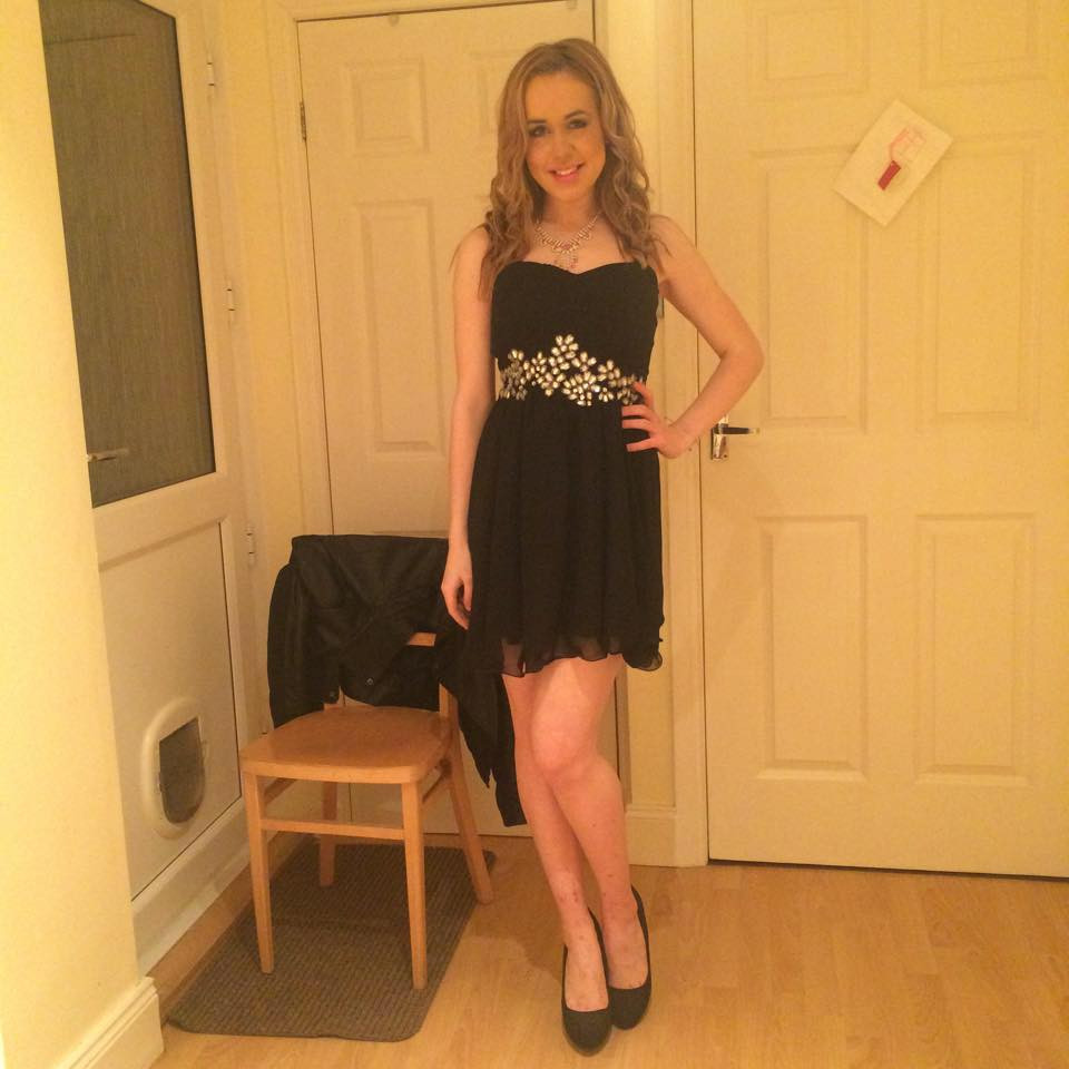 A inceput sa tina dieta la 13 ani si manca doar un mar pe zi. Cum arata acum adolescenta care a fost la un pas de moarte