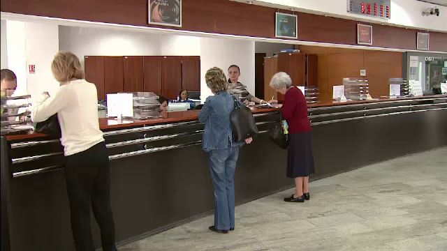 Bancile ar putea fi obligate sa modifice contractele de credit in derulare. Lupta pornita de ANPC impotriva clauzelor abuzive