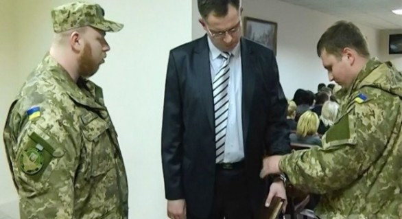 Un procuror ucrainean a fost arestat chiar in timp ce era prezentat inlocuitorul sau, in fata camerelor TV
