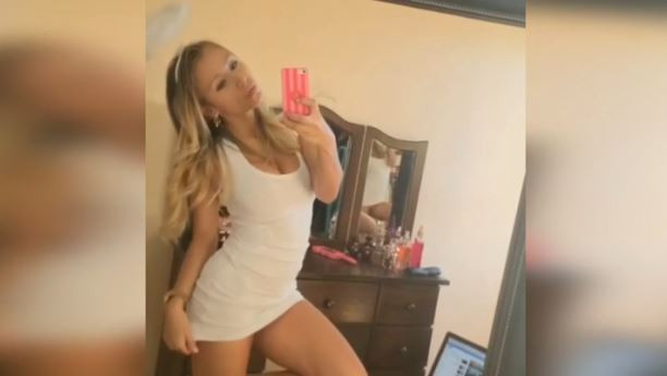 Surpriza de proportii pentru iubitul unui iepuras Playboy din Chile. Ce cadou i-a facut modelul de ziua lui. VIDEO