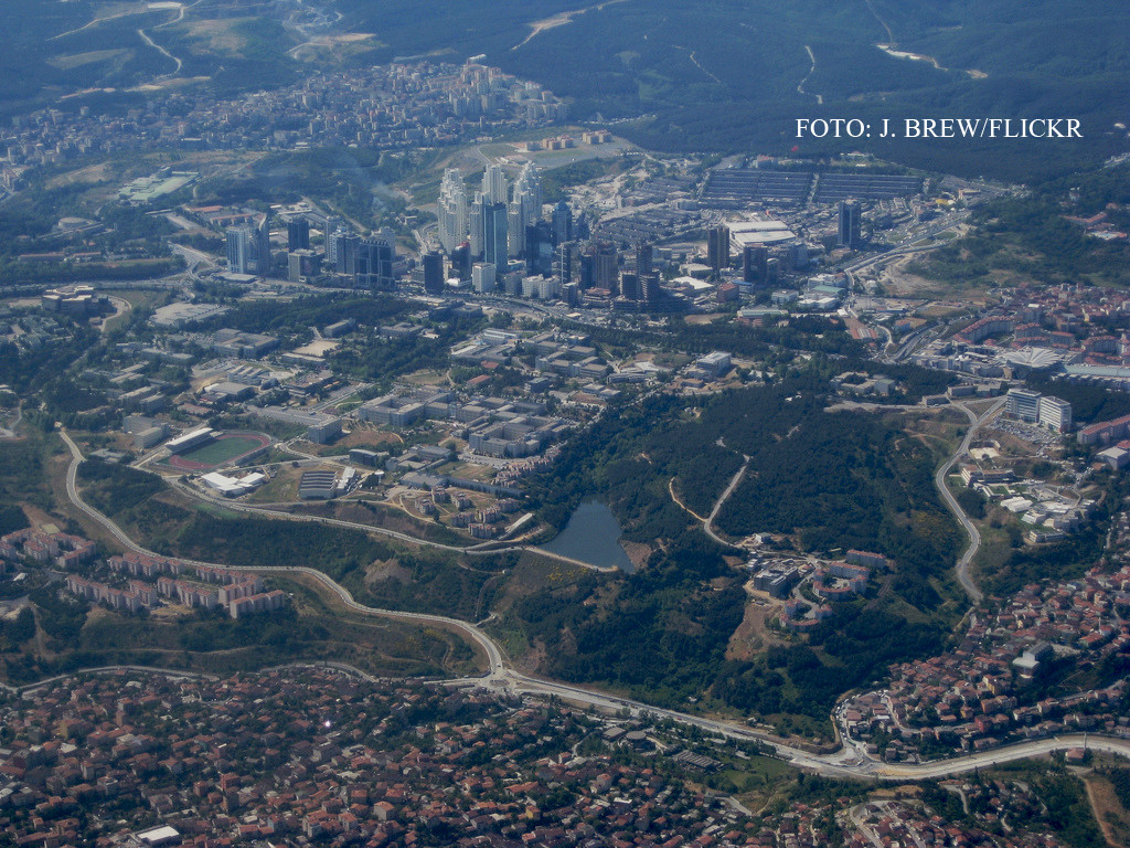 Protest inedit al studentilor din Turcia impotriva islamizarii invatamantului. "Vrem temple Jedi"