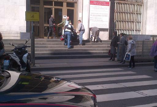 Un judecator si alte trei persoane au murit in Italia. Un inculpat a deschis focul in Palatul Justitiei din Milano