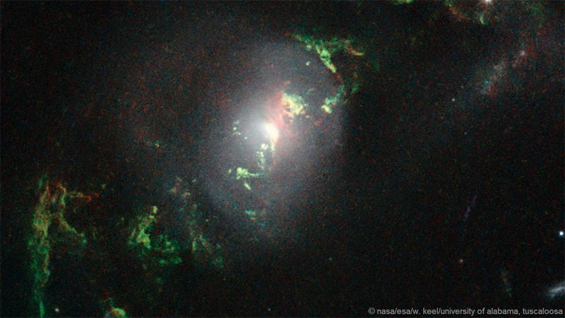 ​FOTOGALERIE Telescopul Hubble a fotografiat o serie de obiecte ciudate verzi in spatiu. Cum se formeaza "fantomele efemere"