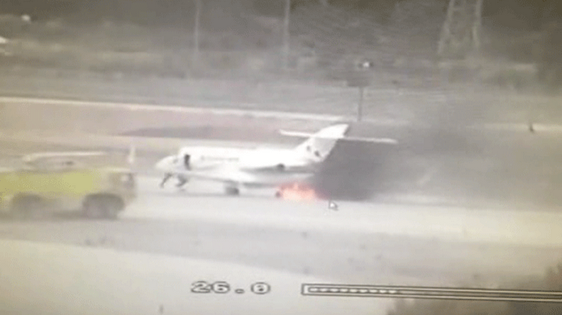 Incident infricosator pe aeroportul israelian Ben Gurion. Un avion a luat foc chiar inainte sa decoleze