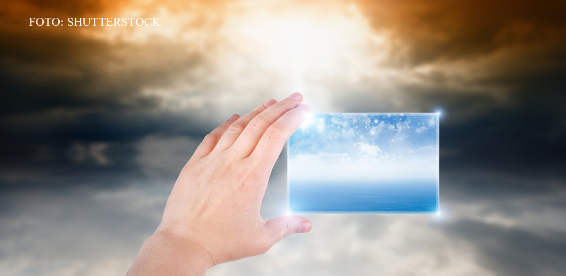 iLikeIT. Tricoul cu buton de share si manualele care prind viata. Cum functioneaza realitatea augmentata