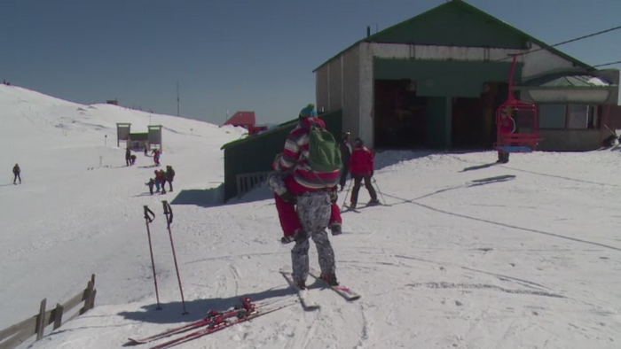 Cine s-a dus la munte de Paste a facut o alegere foarte buna. Pe toata Valea Prahovei si in Poiana Brasov se poate schia