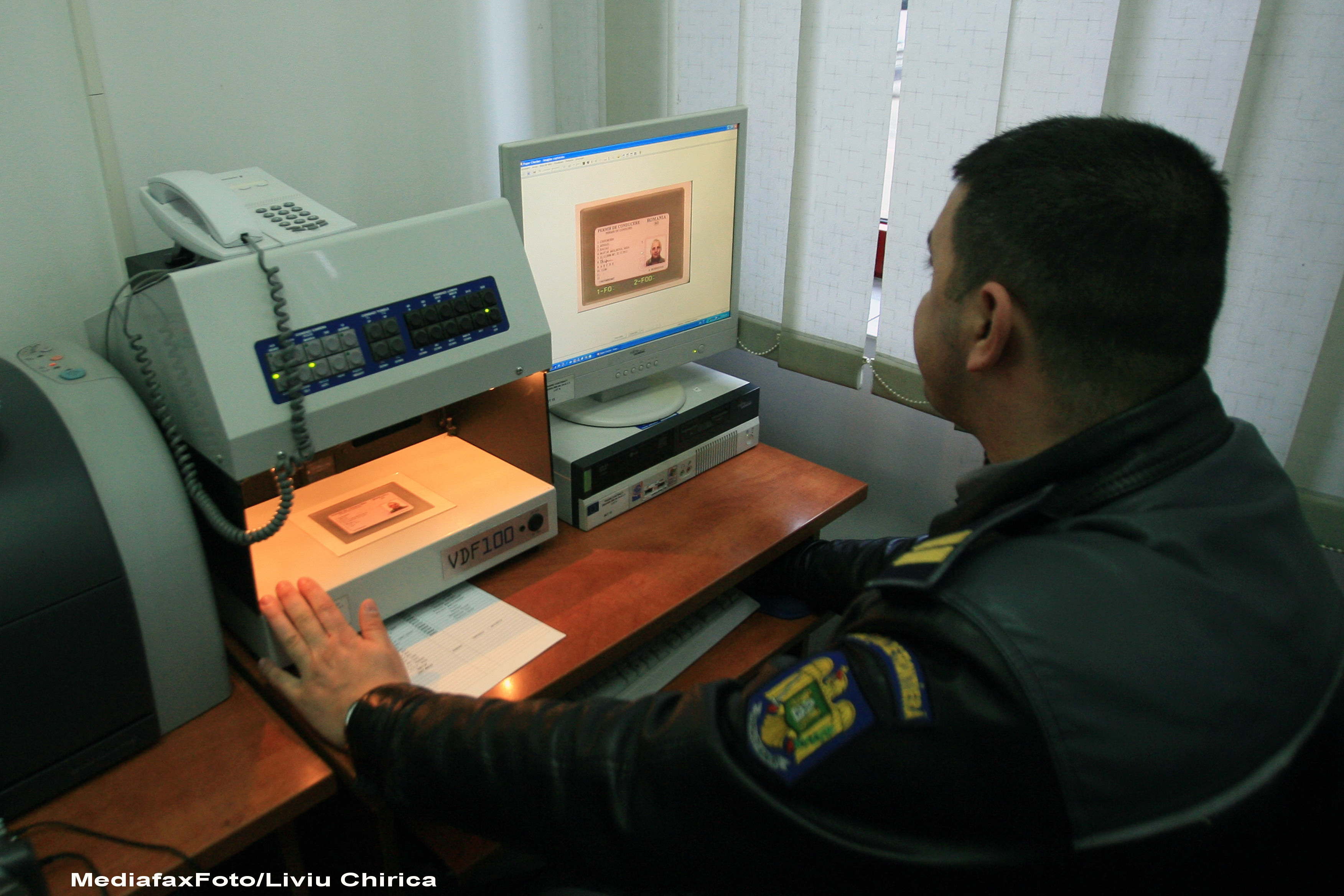 Opt cetateni afgani prinsi la frontiera din Vaslui, dupa ce au trecut cu barca raul Prut. Cum au fost depistati