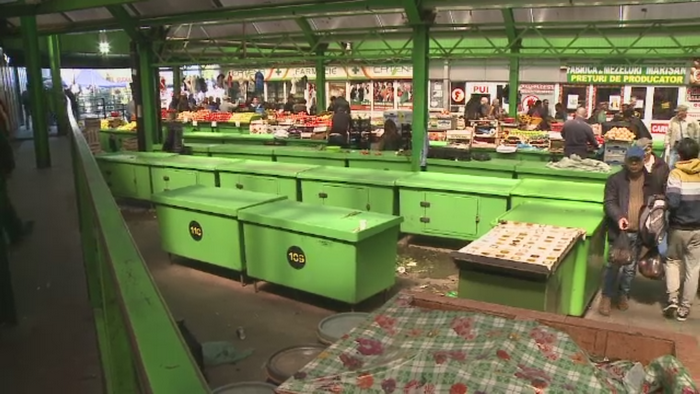 Au plecat sa cumpere miel si s-au intors cu ciocanele de pui. Aventurile cumparaturilor pascale pe ultima suta de metri