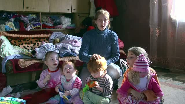 Minunea a venit pentru ei tocmai din Anglia. Zeci de copii sarmani din Romania vor avea un Paste fericit datorita lor