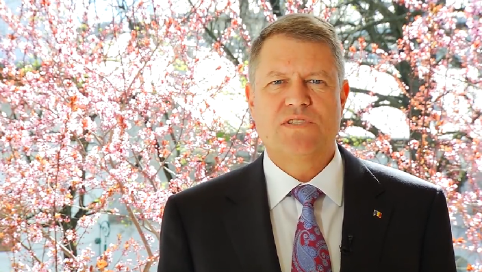 Politicienii s-au intrecut in urari de Paste pe Facebook. Ce mesaje au transmis Iohannis, Ponta si Basescu