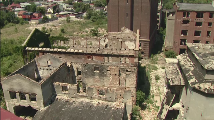 Un monument istoric a fost lasat sa "moara" pentru ca sta deasupra unei comori. Au ramas doar cateva ziduri care stau sa cada