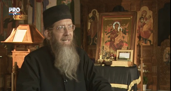 Interviu cu parintele Sava, calugarul din SUA indragostit de credinta romanilor. "America e anti-intelectuala"