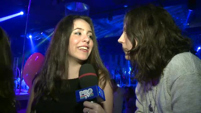 "Dupa biserica, ne distram in club. Ca in fiecare an de Pasti". Imaginile unei nopti petrecute sub lumina reflectoarelor