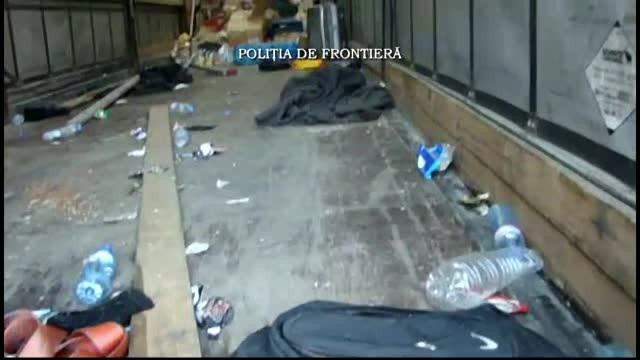 Ce au gasit politistii romani intr-un TIR de mobila. Si-au chemat colegii care erau liberi de Paste, sa-i ajute