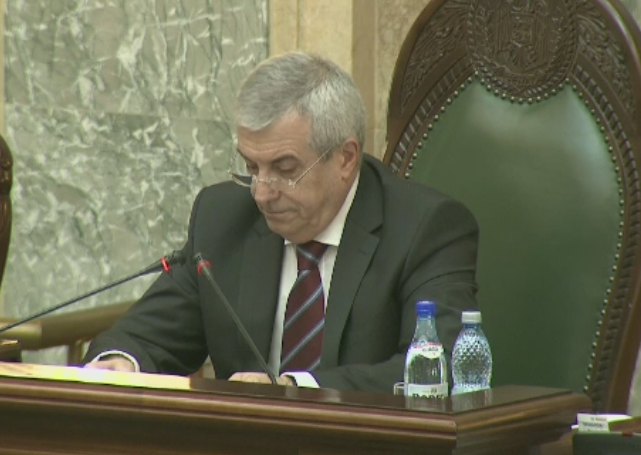 Mii de persoane au semnat petitiile pentru demiterea lui Tariceanu: "Numarul 2 in stat se comporta ca un mafiot"