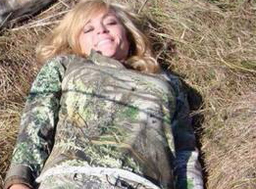 A primit amenintari cu moartea dupa ce a postat pe Facebook aceasta poza. Alaturi de cine s-a fotografiat