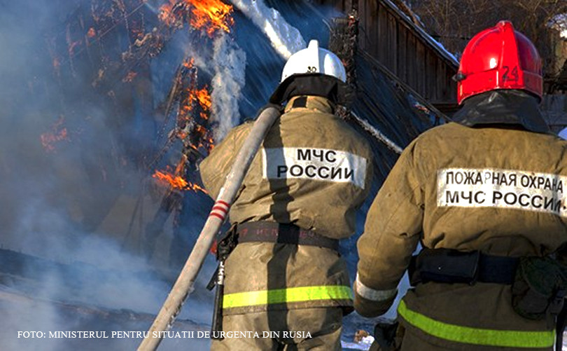 Incendiul urias de vegetatie din Siberia nu a fost inca stins. VIDEO: Masinile iau foc in timp ce traverseaza o padure