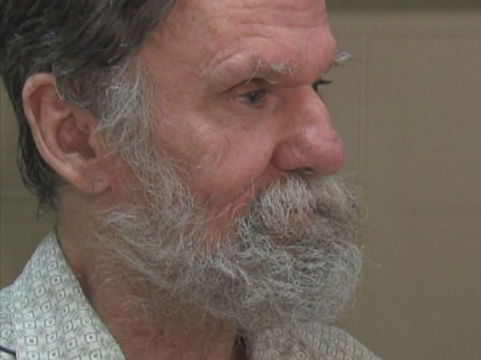 A trait ani de zile pe strada, intr-o cutie de carton, fara sa stie cati bani avea in cont. Descoperirea i-a schimbat viata