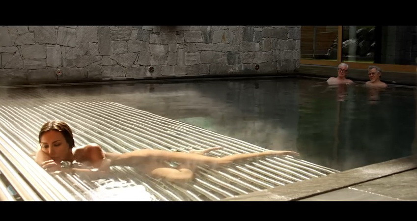 Madalina Ghenea, goala pusca pe afisul celui mai nou film in care joaca! FOTO