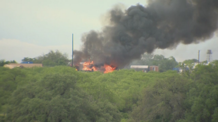 Explozie soldata cu cel putin 11 raniti in SUA. O echipa de detinuti care lucra la un drum a lovit o conducta de gaz