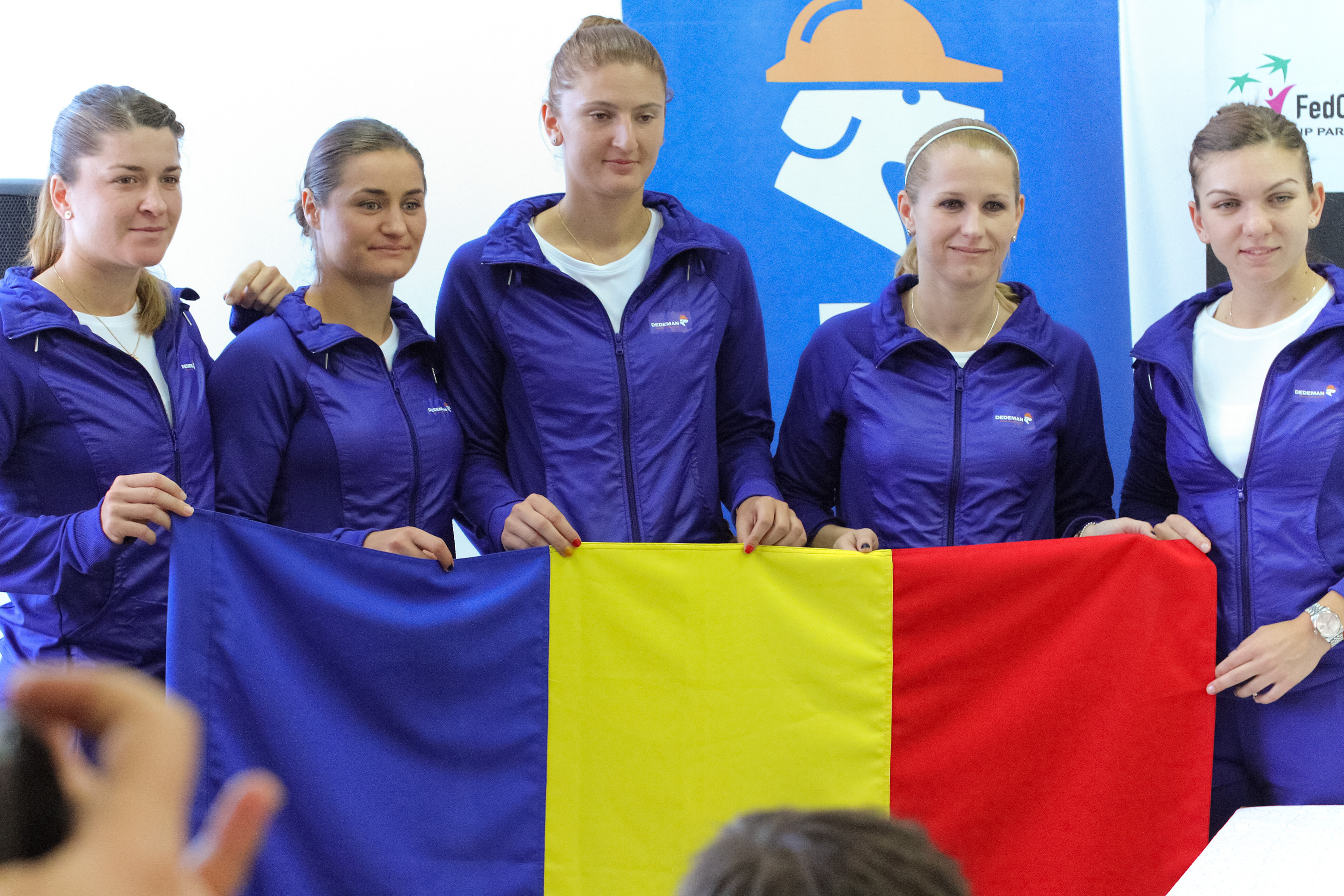 Voluntarii din Miscarea Sportiva a Studentilor Transilvaneni colaboreaza cu FRT la Fed Cup de la Cluj