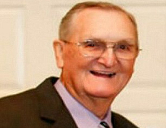 Necrologul inedit al unui american: "Nu o votati pe Hillary Clinton la prezidentialele din 2016"